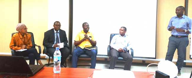 Members of the DigI Hackathon in a Panel Discussion o Approaches, Challenges, and Sustainability of Community Networks
